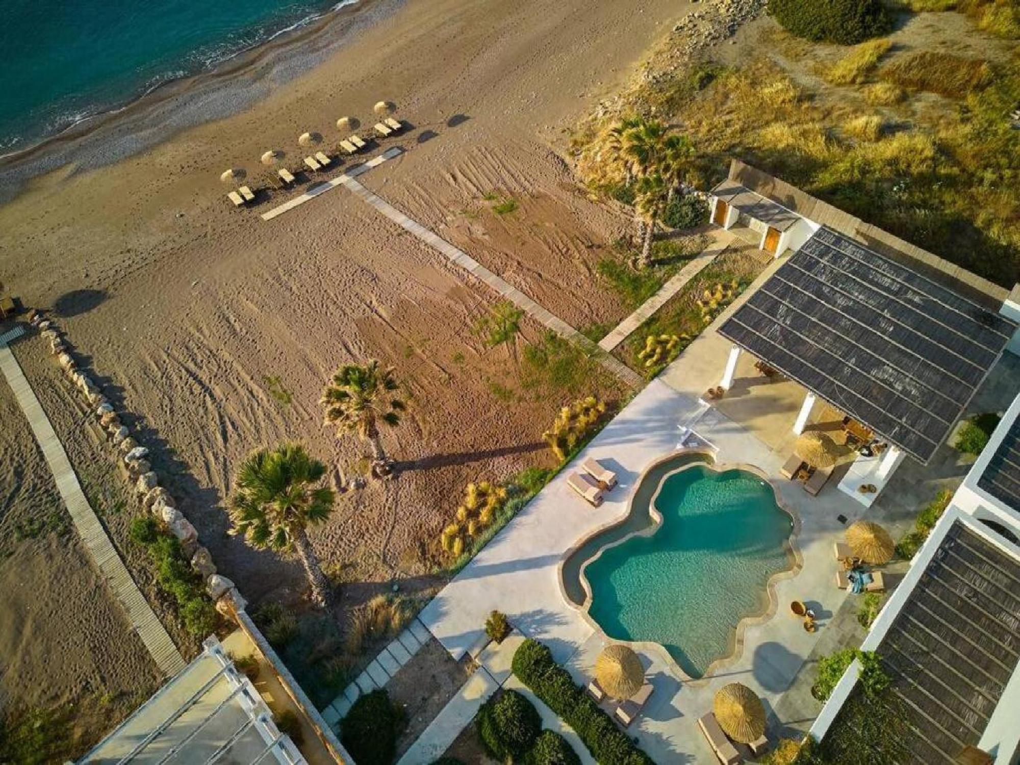 Crystalia Beach House Villa *